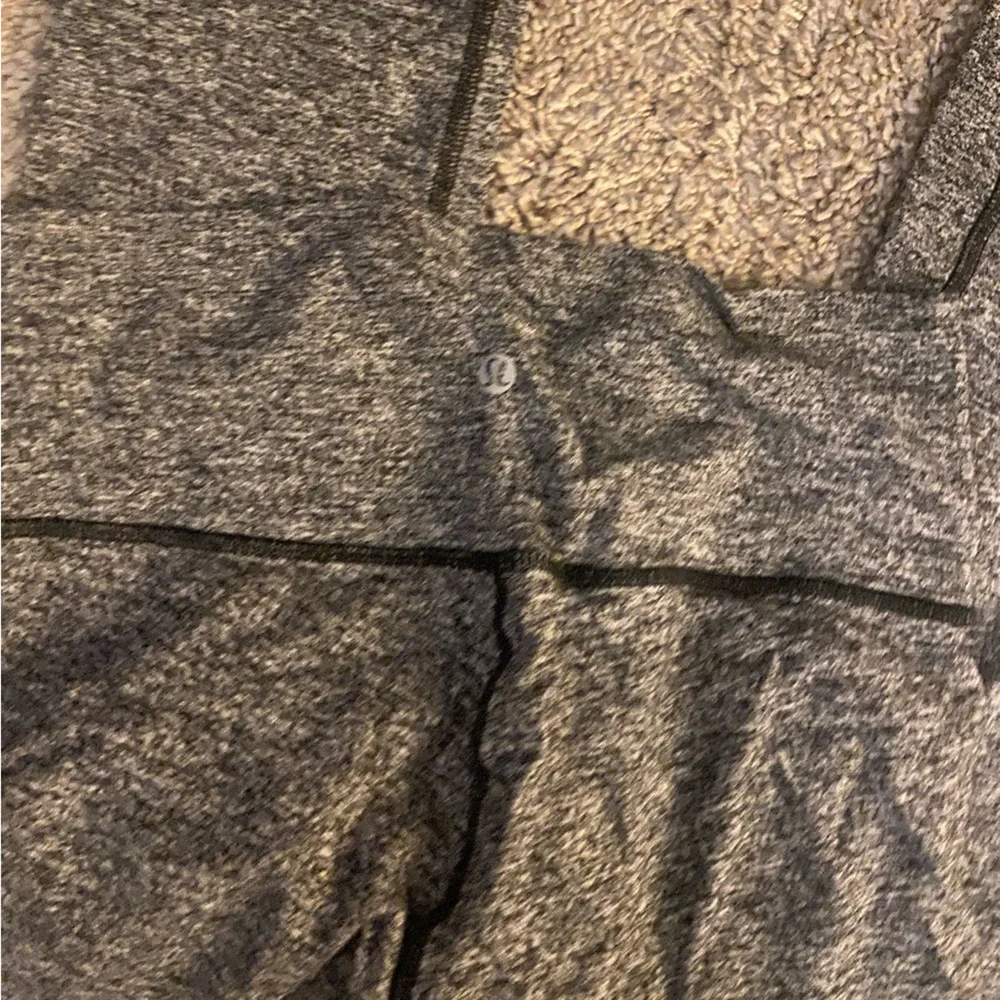 LuluLemon align heather grey leggings - Picture 3 of 3